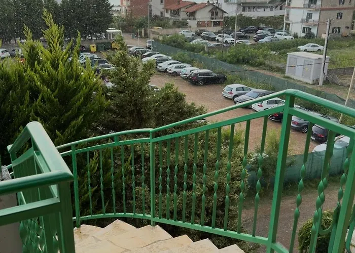 ホテル Kulla Bakaj *