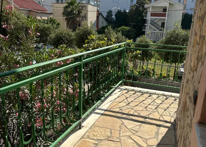 ホテル Kulla Bakaj *